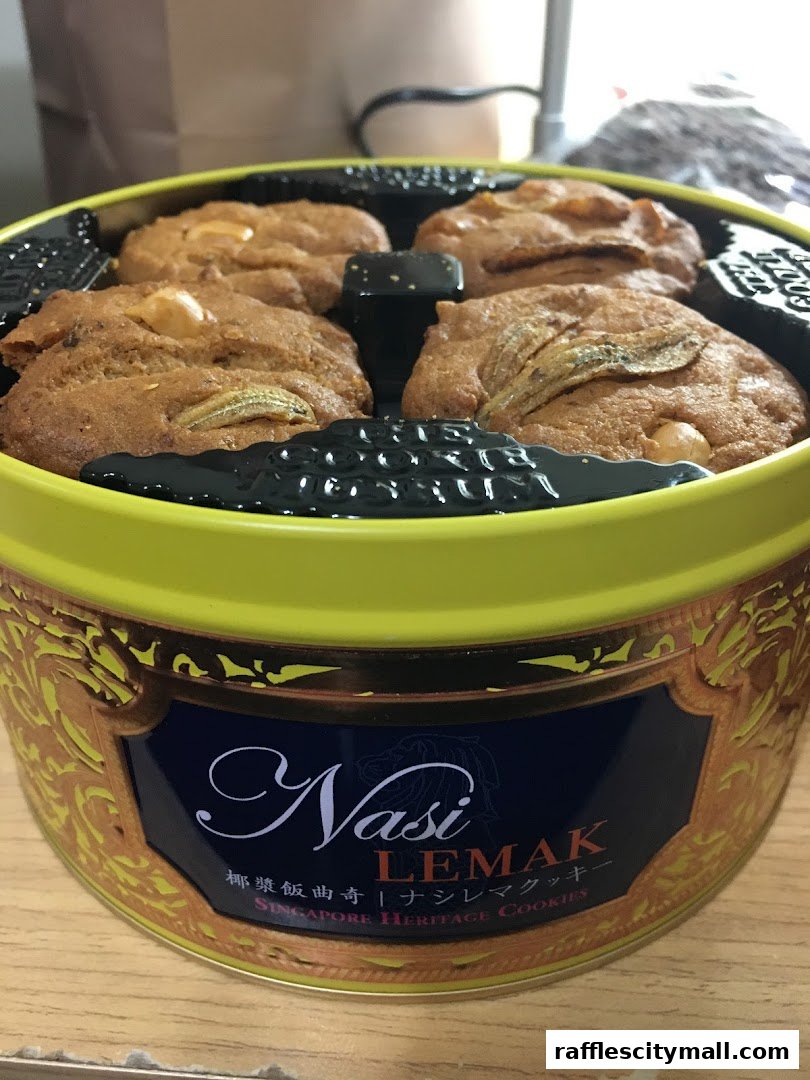 A tin of Nasi Lemak flavored Singapore Heritage Cookies.