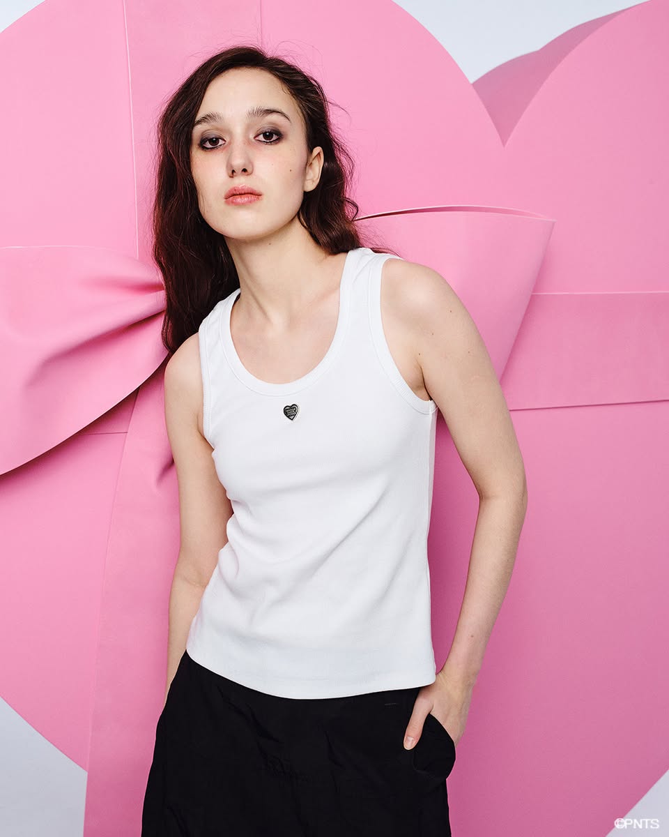 Detailed view of the MARGESHERWOOD accessory collection