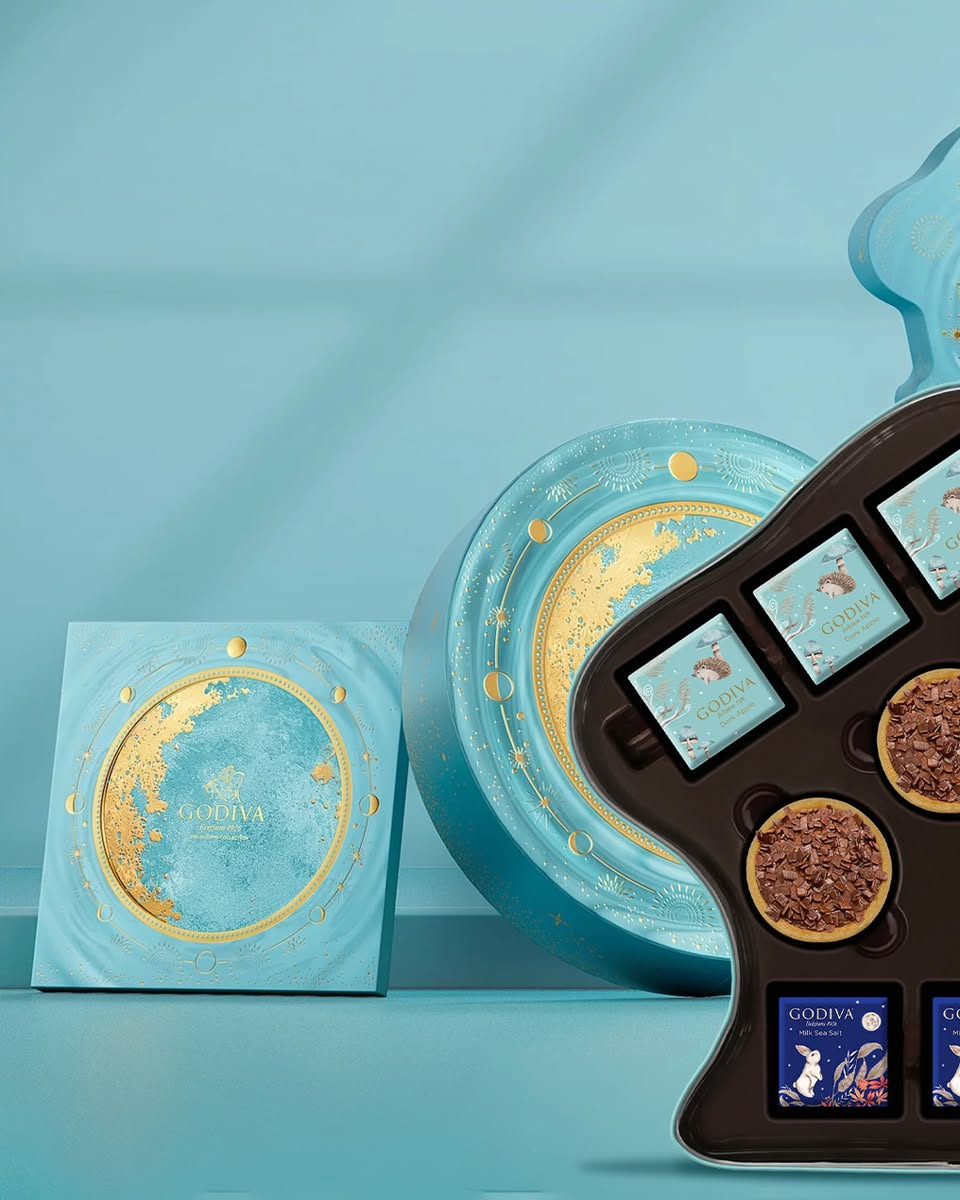 Artisanal chocolate mooncake design